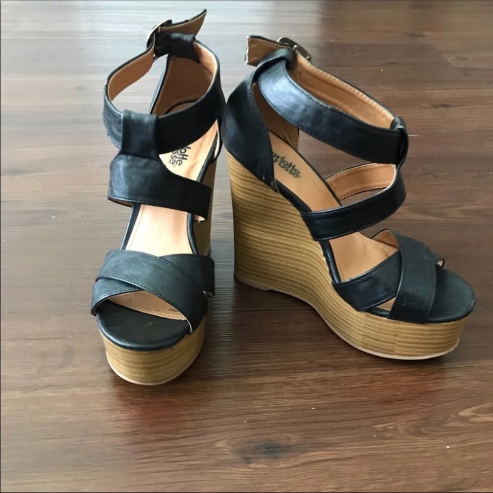 Black wedges